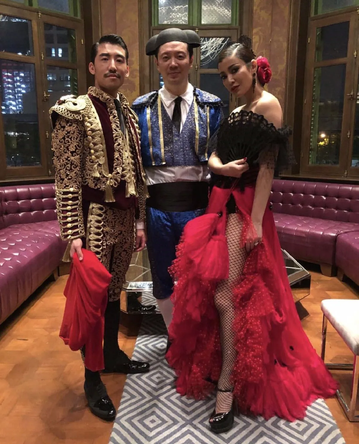 อลังการงานปังทุกปี! เอมมี่-ไฮโซคิด ฉลองวันเกิดร่วมกันในธีมมาทาดอร์