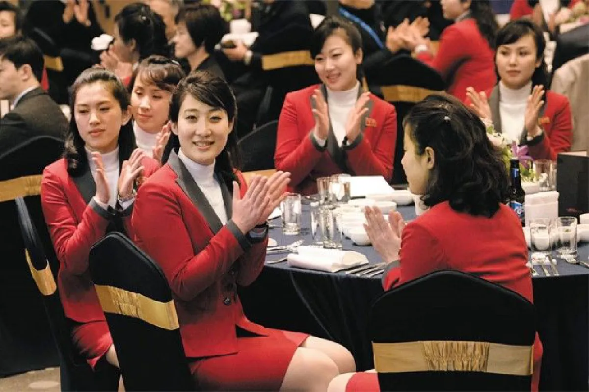 ยลโฉมทัพ "เชียร์ลีดเดอร์สาวโสมเหนือ" สวยใสไร้ศัลยกรรม