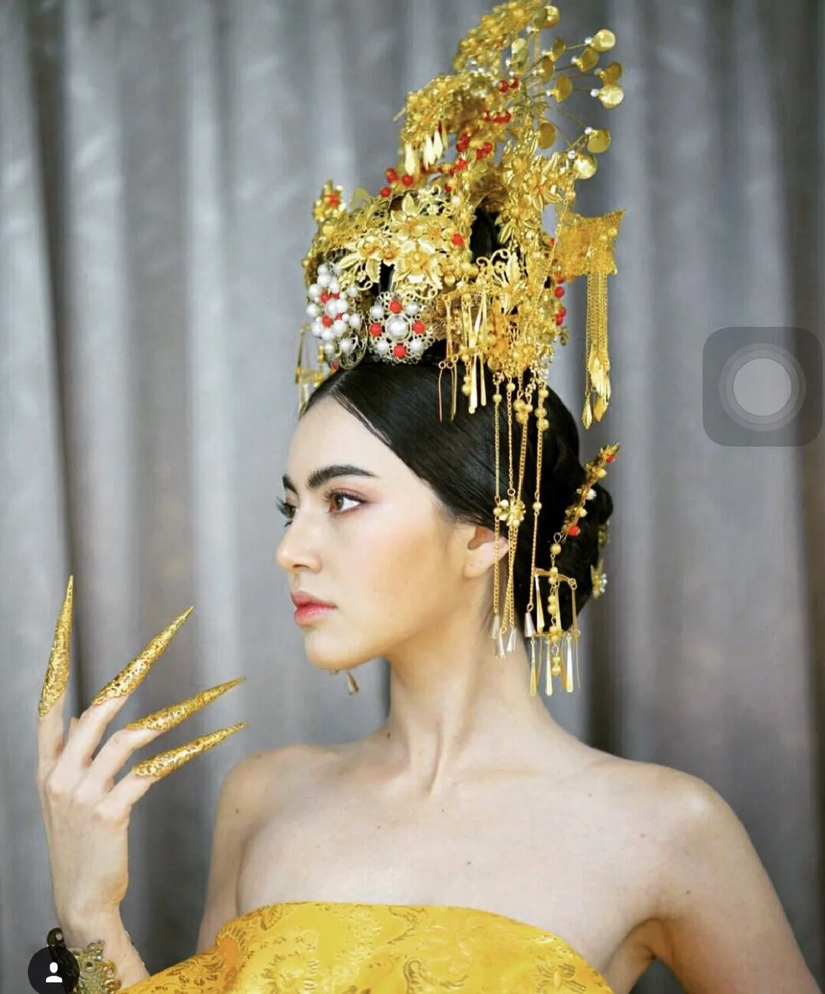 ใหม่ ดาวิกา สวยวันสวยคืน! แต่งเต็มในชุดฮองเฮารับตรุษจีน