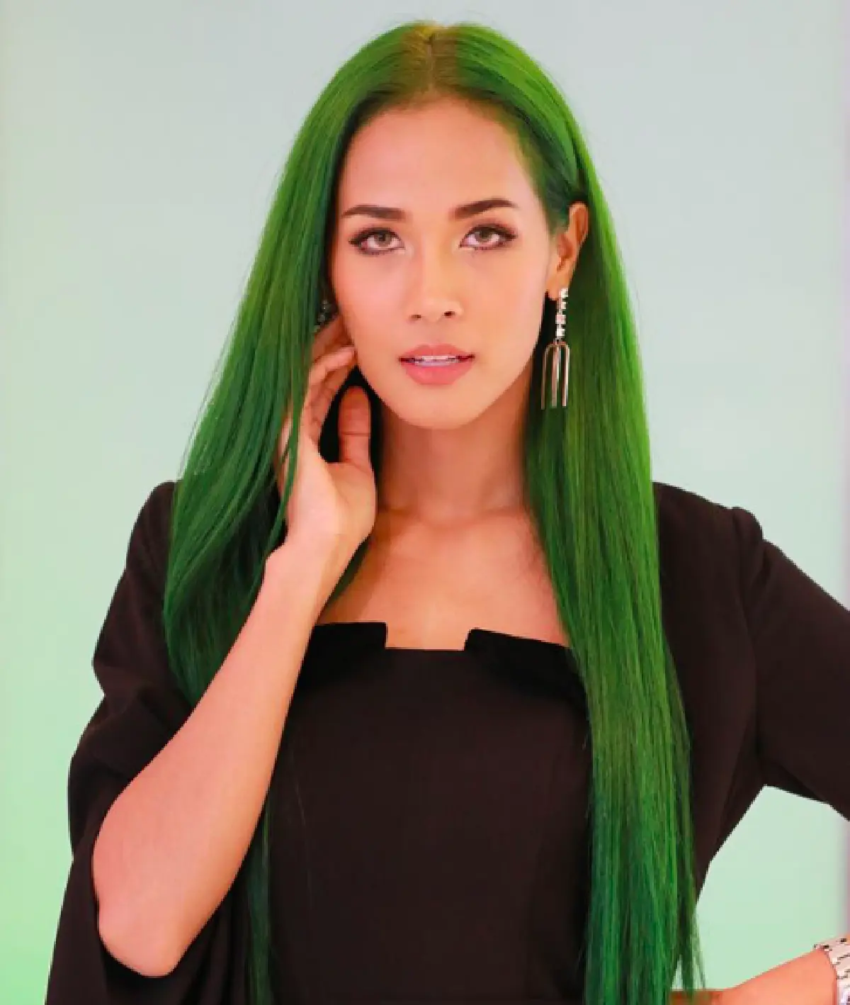 #มั่นใจแบบนี้ค่ะ.. “เมญ่า” เคลียร์ชัดๆ หลังโดนต่อว่าเรื่องทำผมเขียว
