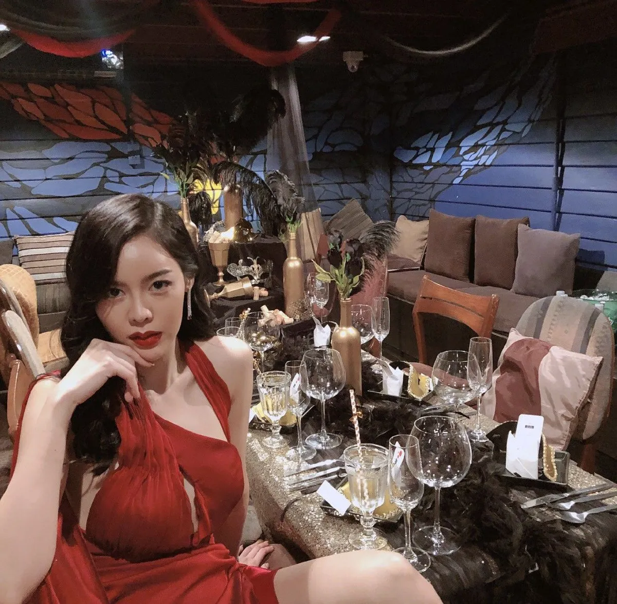 แซ่บเบอร์แรง! ไอซ์ ปรีชญา ในชุดสีแดงสุดเซ็กซี่ปาร์ตี้วันเกิด 28 ปี