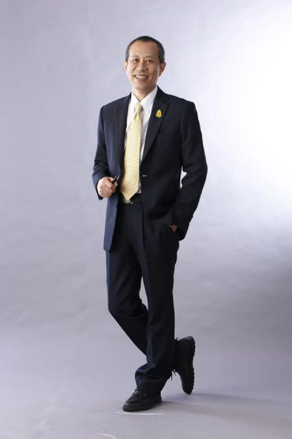 สุวิชญ โรจนวานิช ขอเป็นข้าราชการเพื่อแผ่นดิน