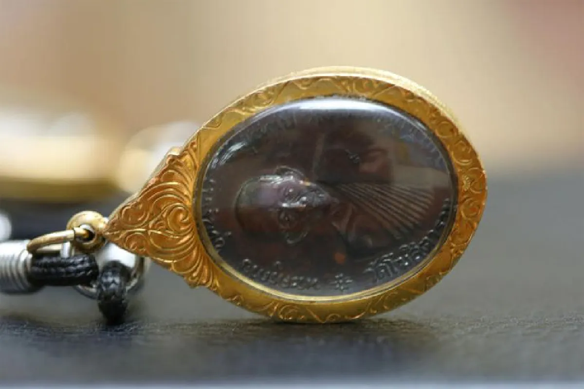 ดาบ ‘จ๋าย’ ทุ่งสองห้อง แขวนพระดีปลอดภัย