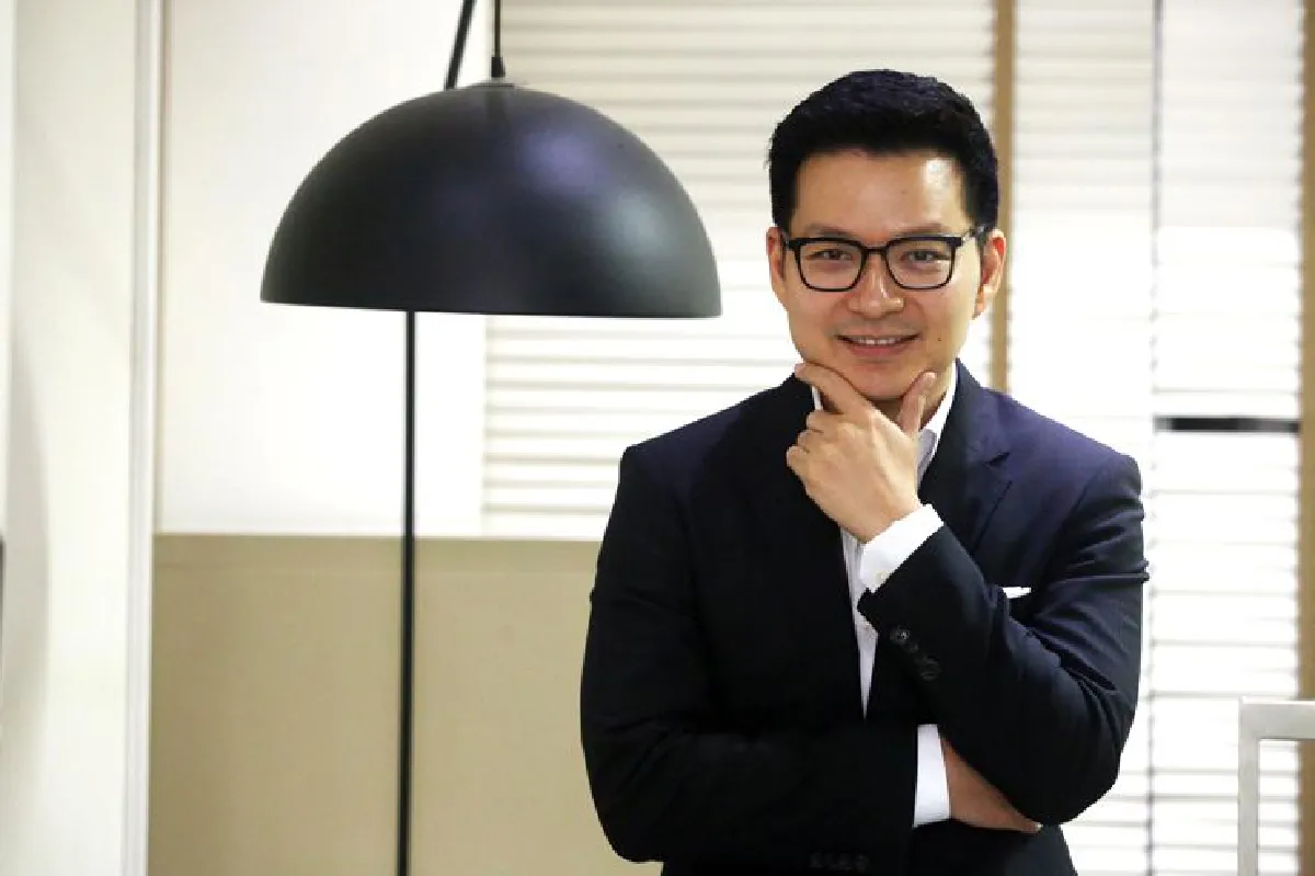 สำรวจโลกซีกขวา วราวุธ เจนธนากุล