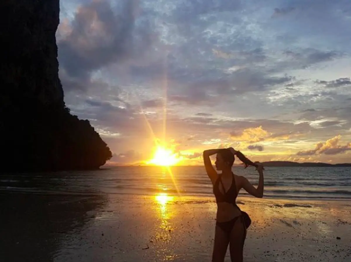 ส่องภาพหุ่นสุดแซ่บ “เบลล์ เลลาณี” ลูกสาวคนเก่งของ “แก้ว อภิรดี”