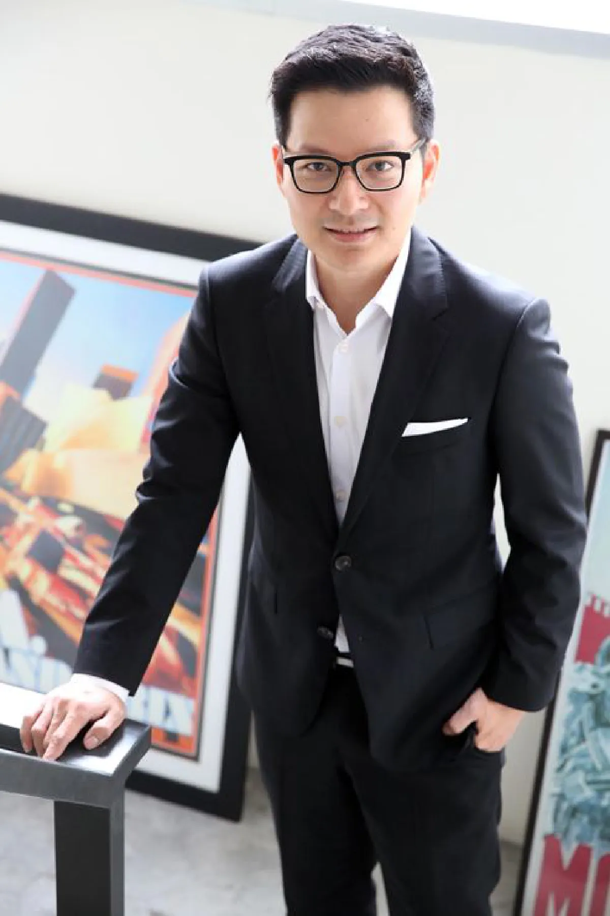 สำรวจโลกซีกขวา วราวุธ เจนธนากุล