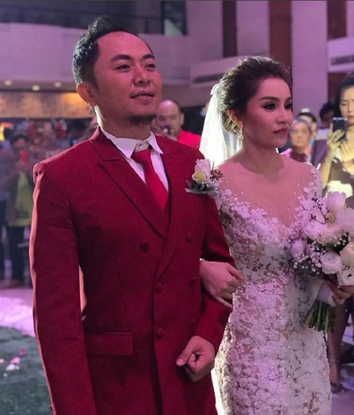 อี๊ด โปงลางสะออน เผยสาเหตุที่ไม่ได้เชิญ ลาล่า-ลูลู่ มาร่วมงานแต่ง