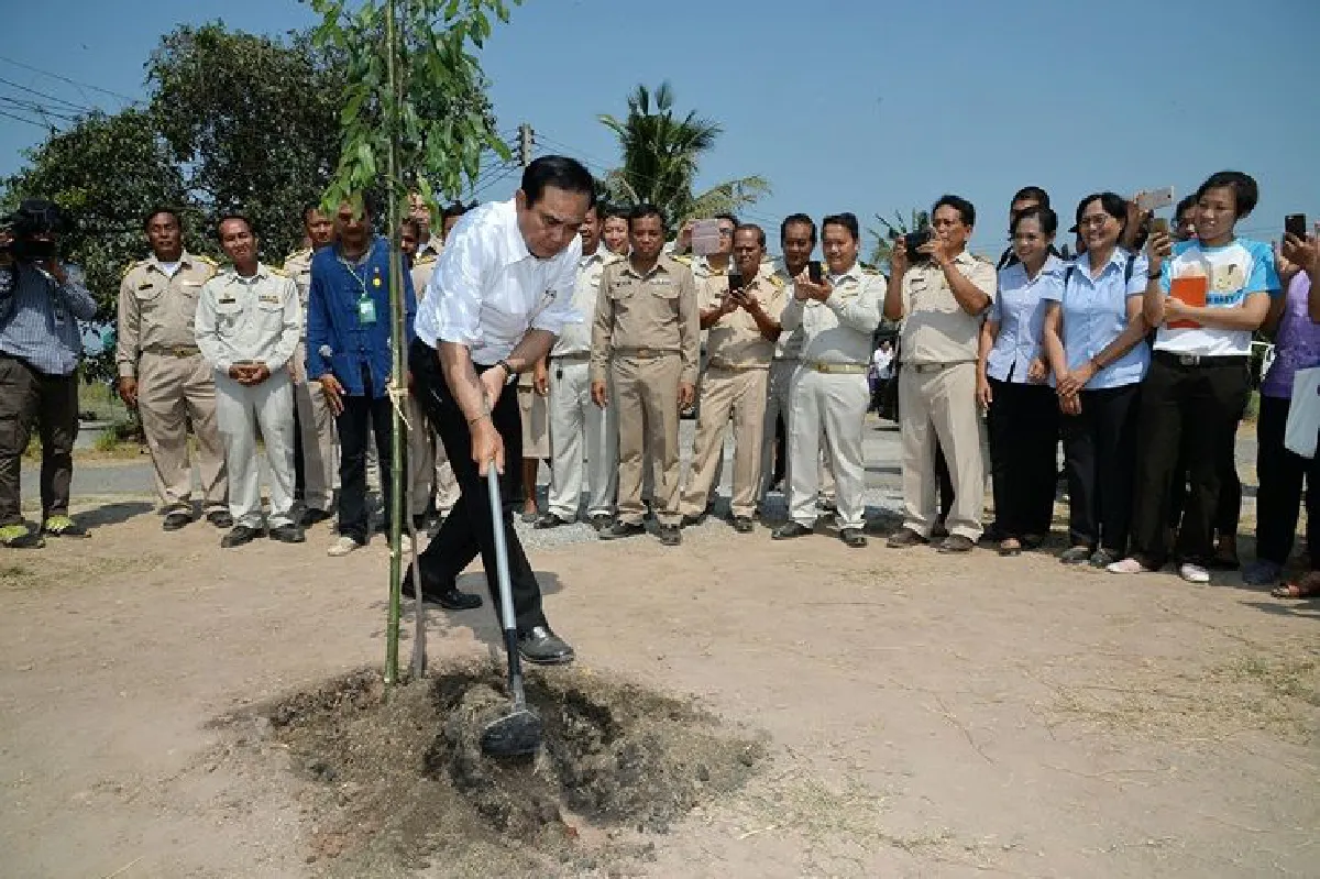 นายกฯ ลงพื้นที่นครปฐม คิกออฟไทยนิยม