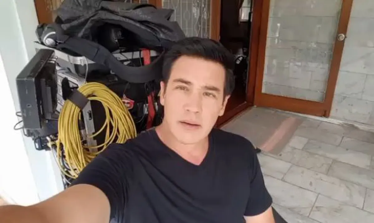 สวยหล่อใสกิ๊ง! ป๊อก-วิลลี่ แต่งชุดนักศึกษาย้อนวัยกลับไปเป็นเฟรชชี่