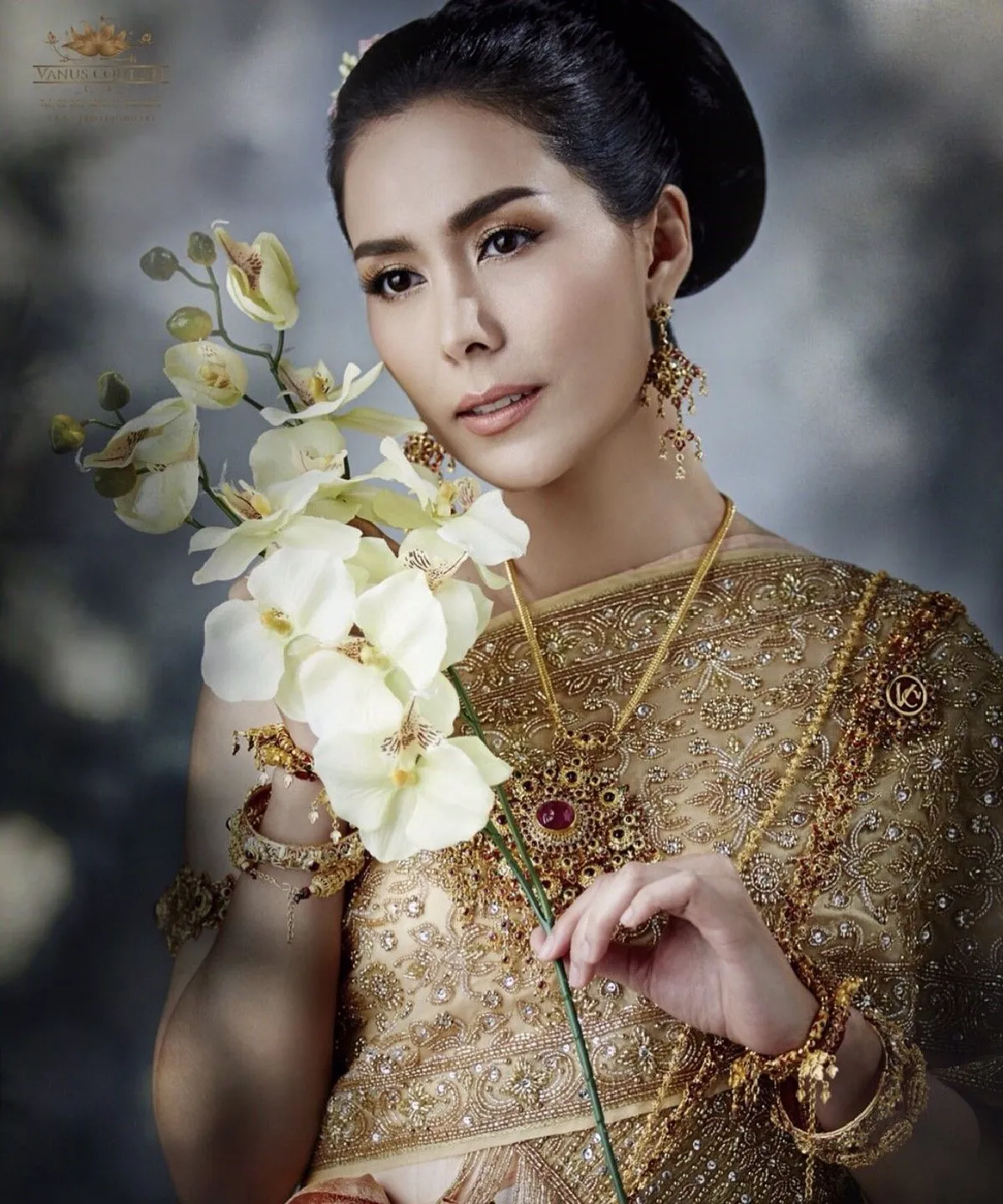 สวยดั่งภาพวาด! เชอร์รี่ เข็มอัปสร ผู้หญิงที่แต่งชุดไทยได้สง่างามมาก