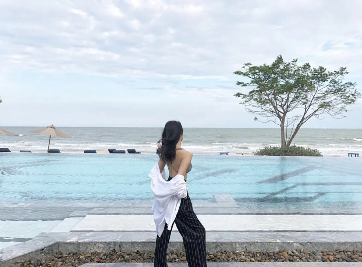 ไม่สูงแต่แซ่บมาก! กิ๊บซี่ วนิดา อวดขาเรียวเซ็กซี่ในชุดว่ายน้ำ