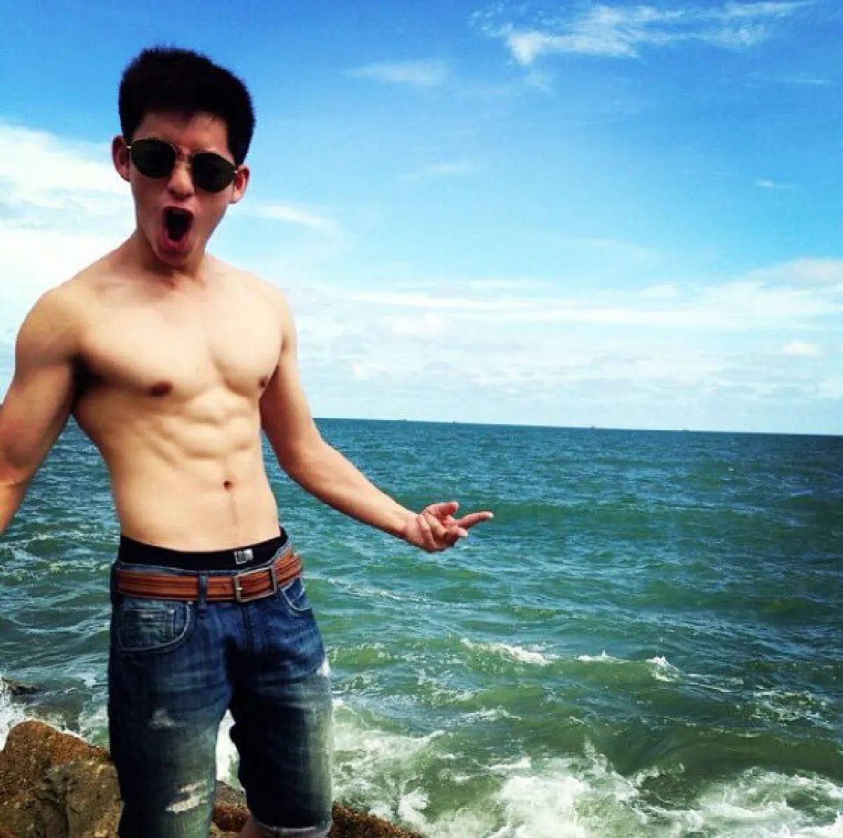 มาแรงแซงพระเอก! โมสต์ วิศรุต-จ้อย บุพเพสันนิวาส หล่อใสขโมยซีน