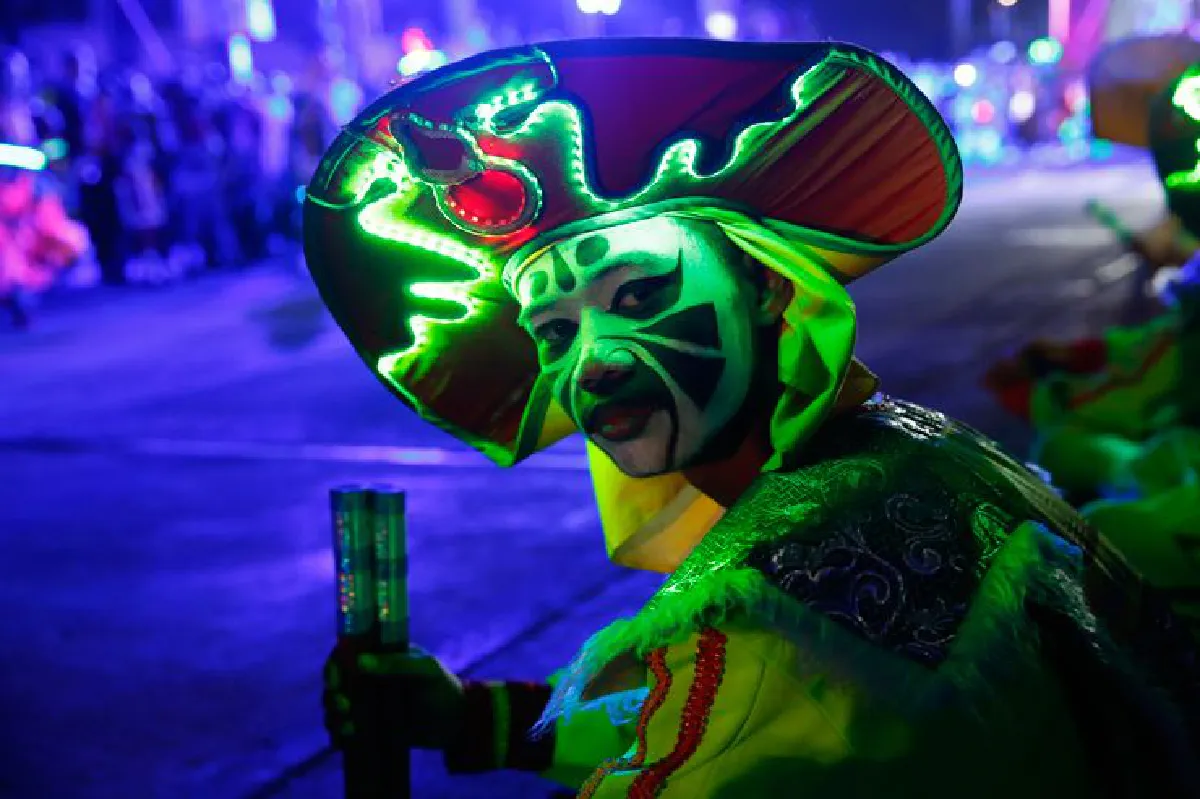 ตรุษจีน ปากน้ำโพ ฟื้นคืนชีพสิงโตมังกรทอง