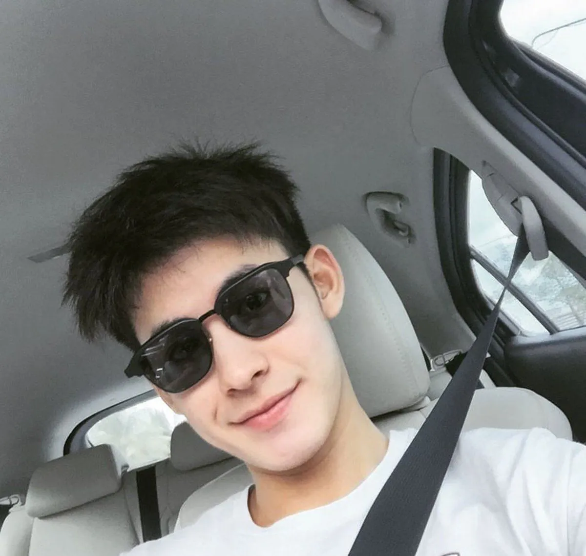 มาแรงแซงพระเอก! โมสต์ วิศรุต-จ้อย บุพเพสันนิวาส หล่อใสขโมยซีน