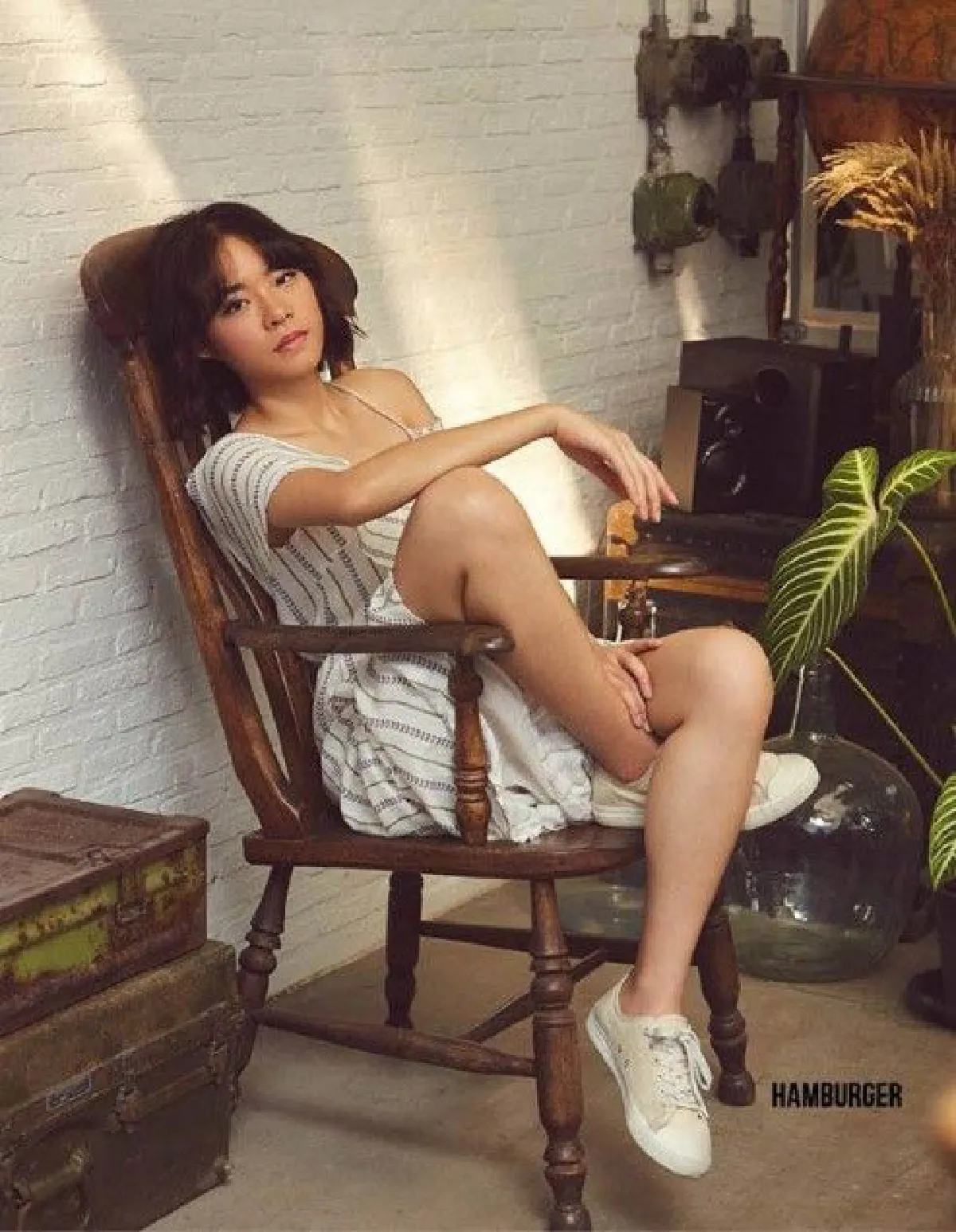 สวยสะพรั่ง! อิมเมจ The Voice สลัดลุคแว่นขึ้นปก HAMBURGER