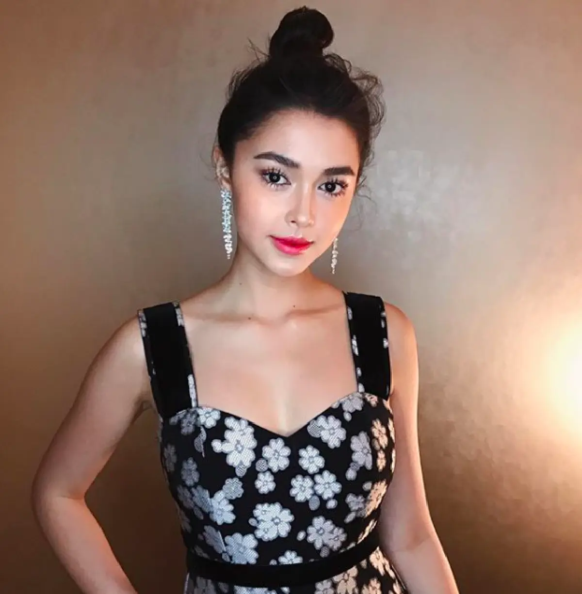 มองมุมไหนก็เป๊ะ! ซูมภาพ “แพทริเซีย” สาวสวยวัย 21 หวานใจ “พีช พชร”