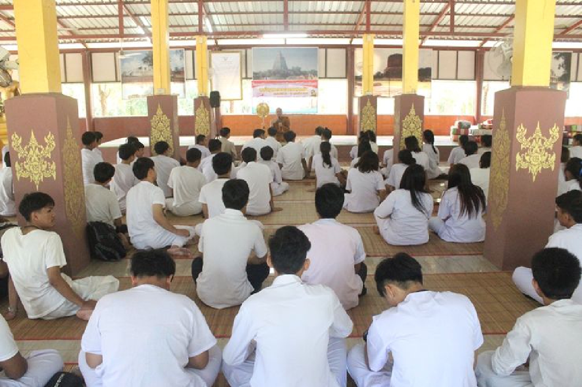 ใครมีปัญหาไม่ไล่ออก!สารพัดช่างส่งลูกศิษย์เข้าวัดแทน ใครมีปัญหาไม่ไล่ออก!สารพัดช่างส่งลูกศิษย์เข้าวัดแทน