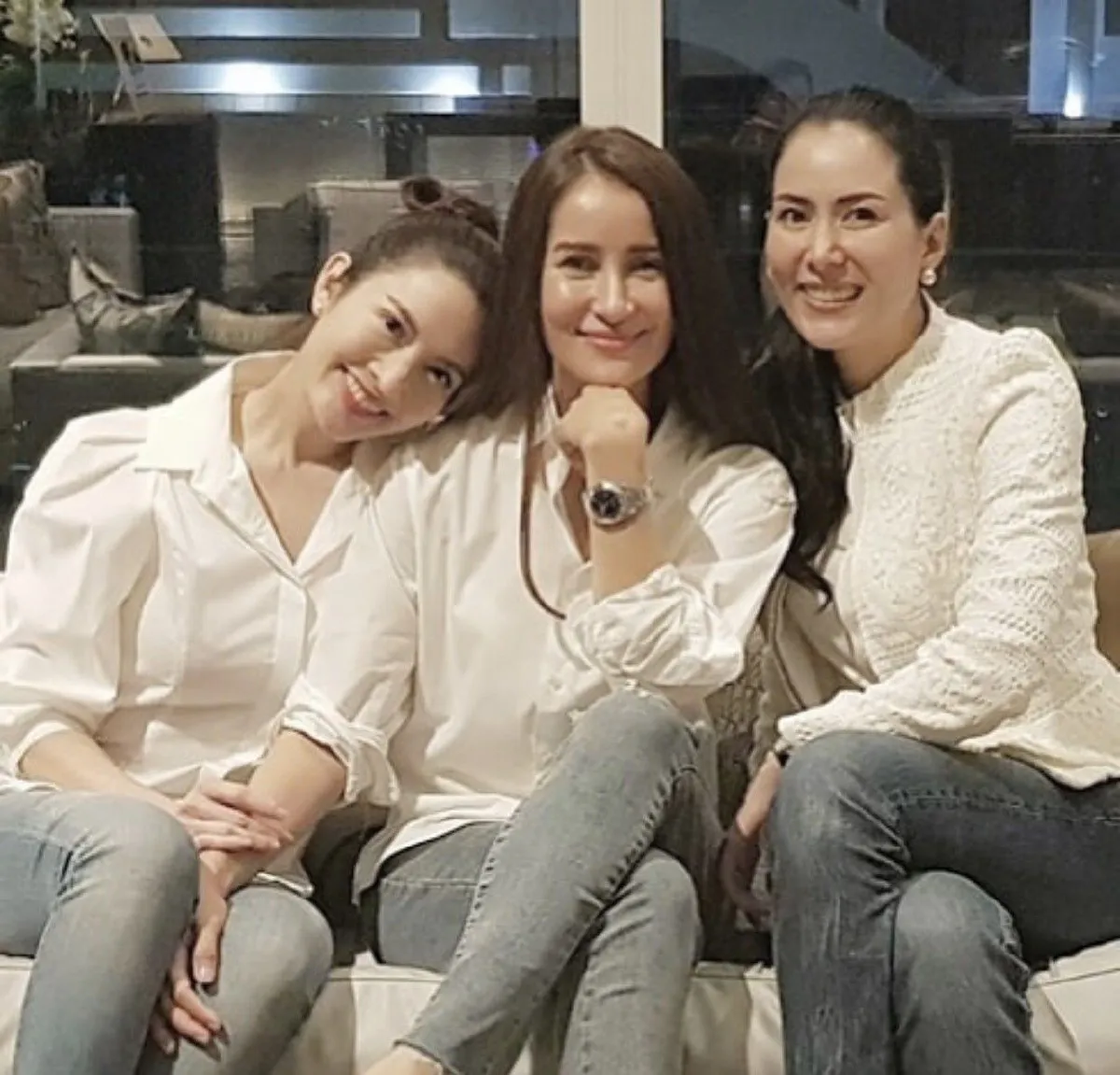 นางเอกแถวหน้า แอน-แอฟ-เชอรี่ ร่วมเฟรมอวดลุคสวยโดยไม่ได้นัดหมาย