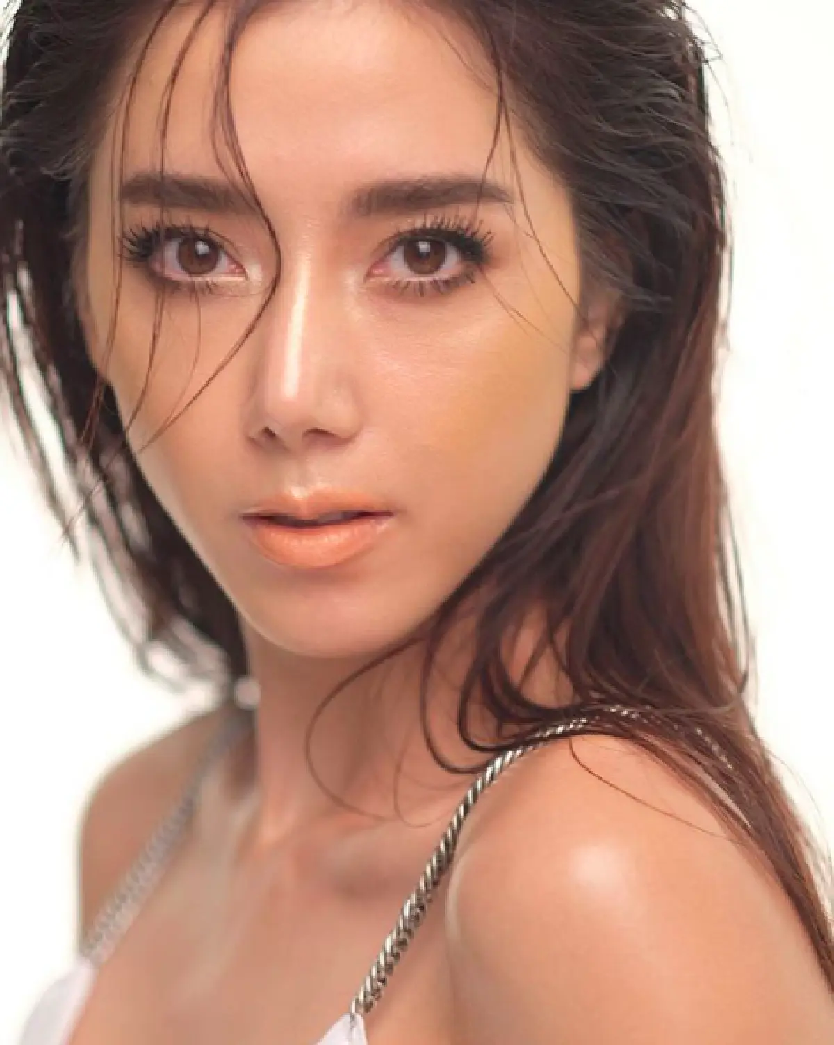 ส่อง 2 ลุคสุดแซ่บของ "ไอซ์” ในลุคสวยและลุคเซ็กซี่ เป๊ะเว่อร์