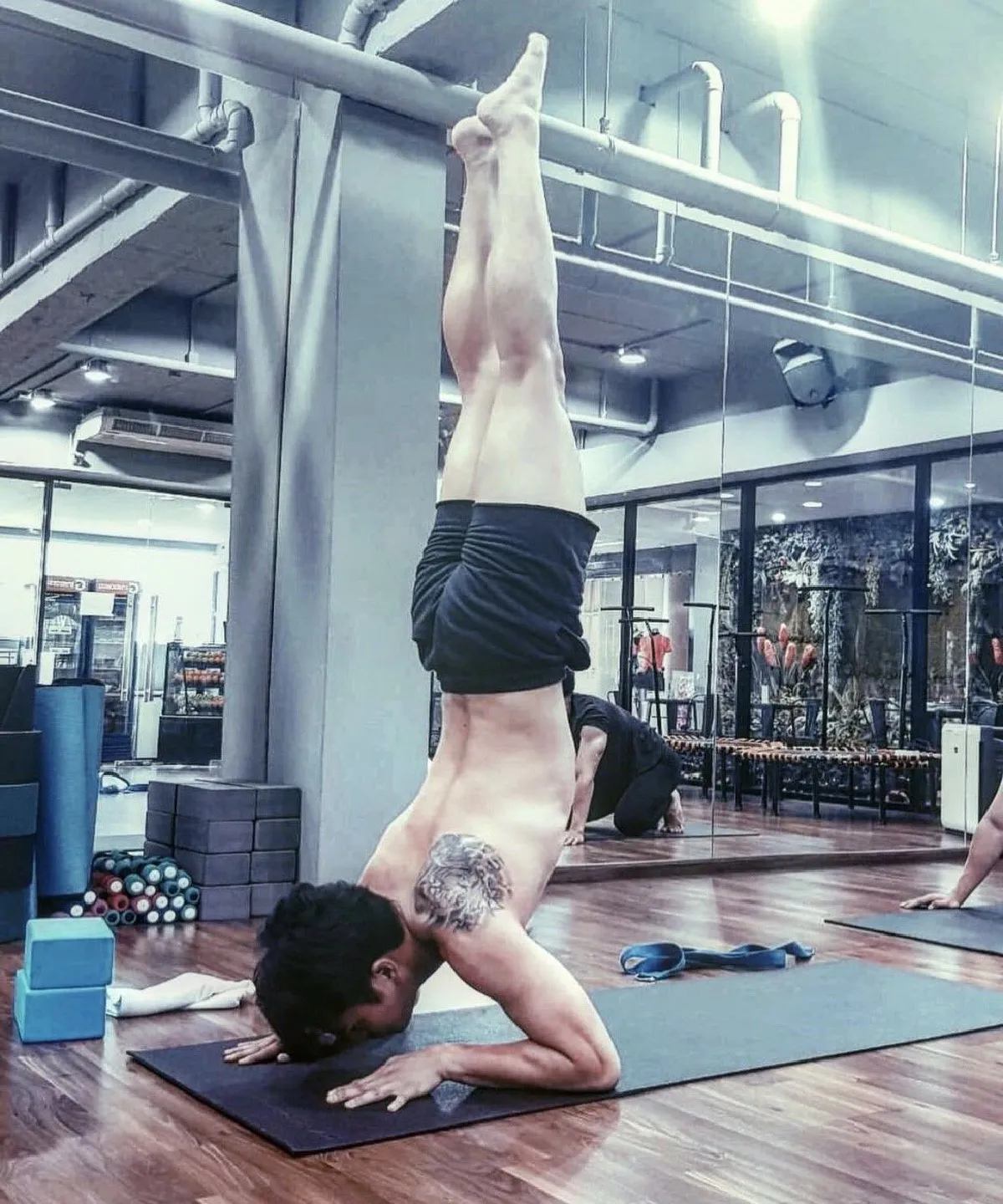 เทใจให้หมื่นเรือง! ปั้นจั่น ปรมะ หล่อคมเข้มอวดหุ่นแซ่บกล้ามเป็นลอน