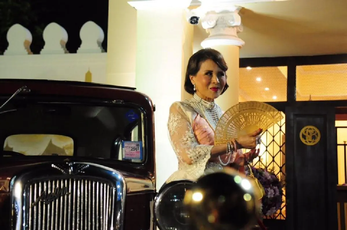 ทรงพระสเลนเดอร์! ทูลกระหม่อมฯ ฉลองพระองค์ชุดไทยเสด็จงานอุ่นไอรักฯ