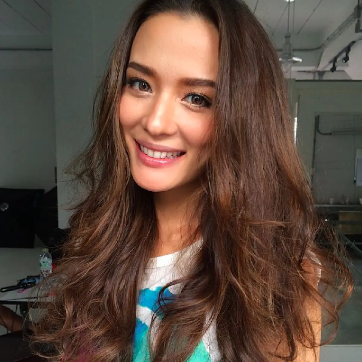แซ่บนอกจอ! ซูมภาพ “ซูซี่” หรือ "ท้าวทองกีบม้า” ทั้งสวยและเซ็กซี่มาก