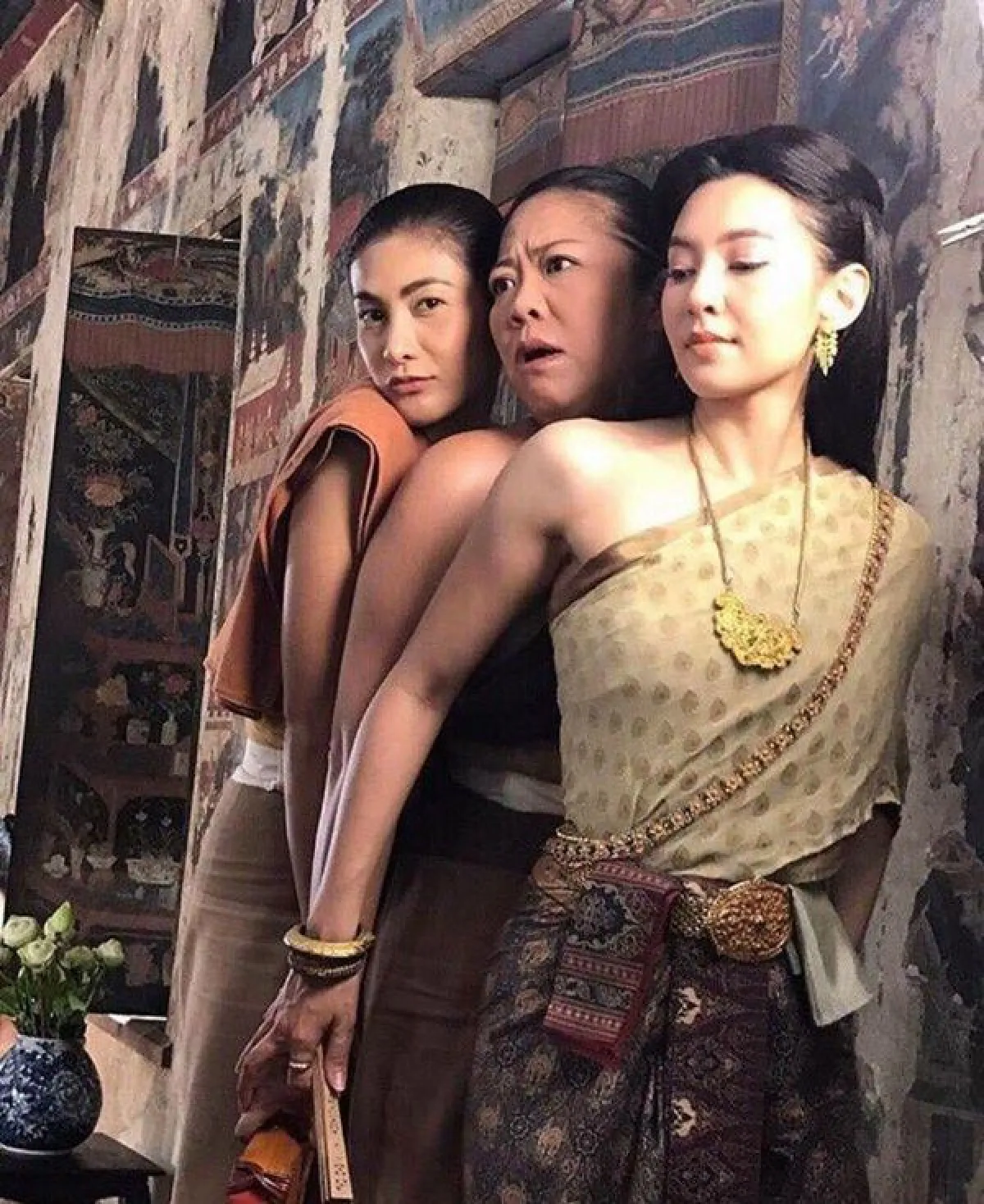 3 แซ่บแห่งอยุธยา! เบลล่า ราณี นำทีมโพสท่าเป๊ะอวดความปังอย่างกับเดอะเฟซฯ