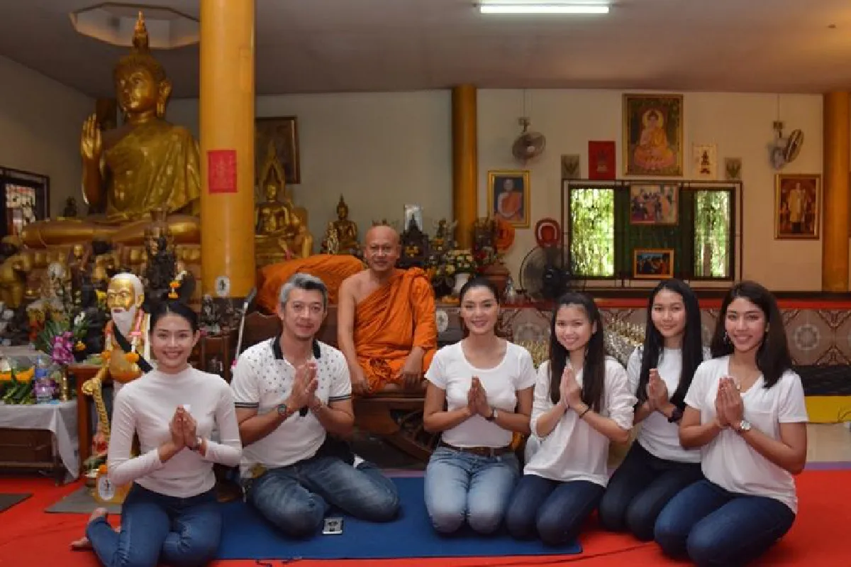 "ลูกหมี รัศมี"นำทีมนางแบบลงนะหน้าทองเกจิชื่อดังเมืองกรุงเก่า