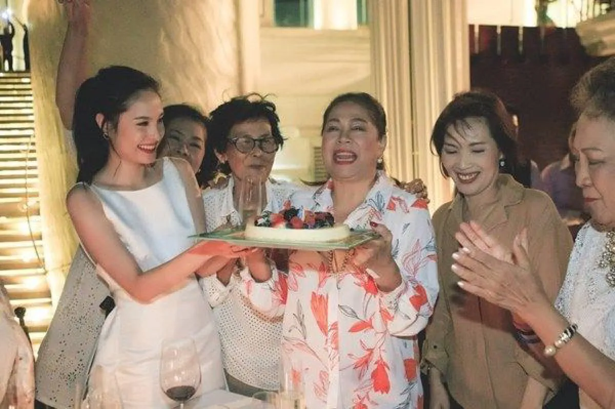 แม่ลูกสุขสันต์! ขวัญ อุษามณี จัดปาร์ตี้วันเกิดให้ แม่แอ๊ว บนดาดฟ้าสุดหรู