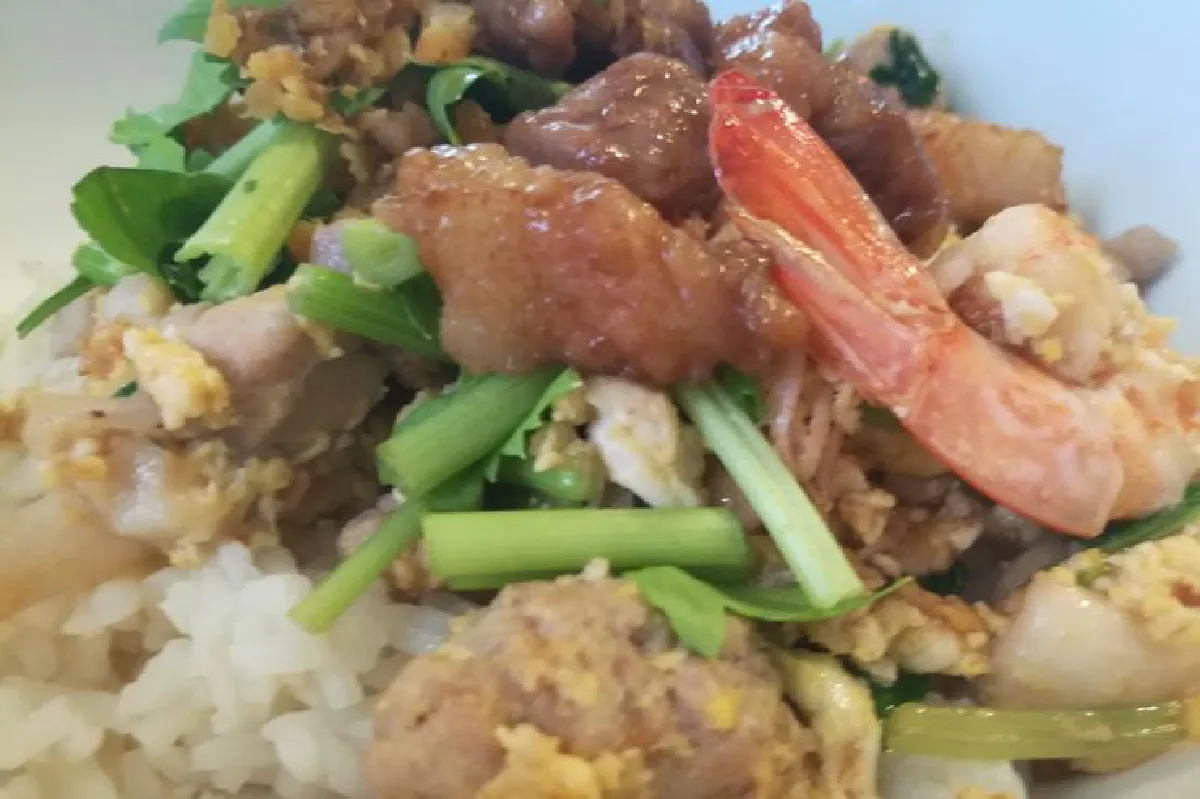 ข้าวต้มทรงเครื่องรสเด็ดของดีเมืองนนท์