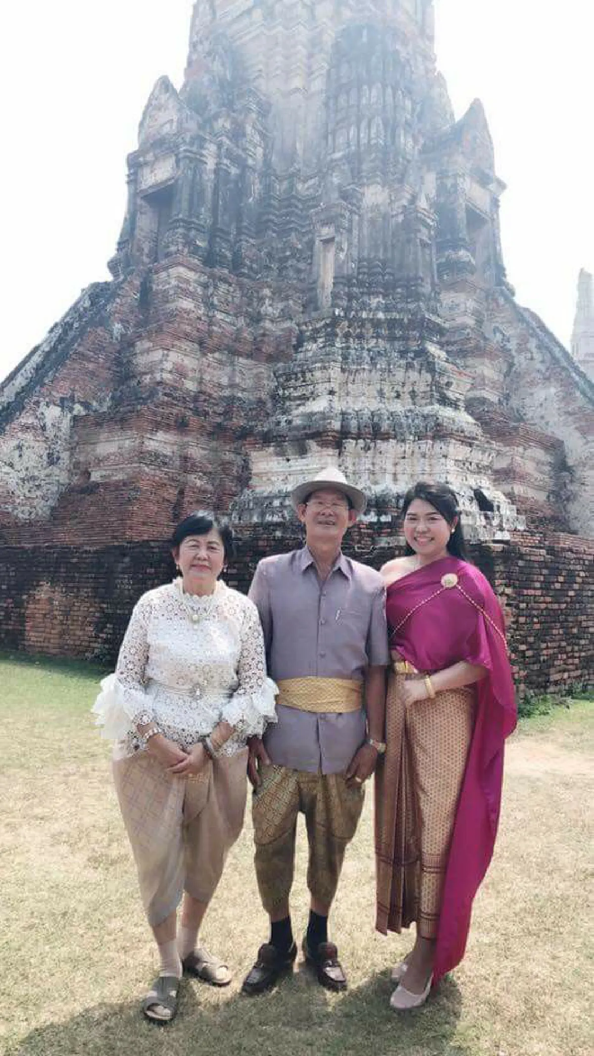 นักท่องเที่ยวแห่ตามรอย "แม่การะเกด กับ สองหมื่น"