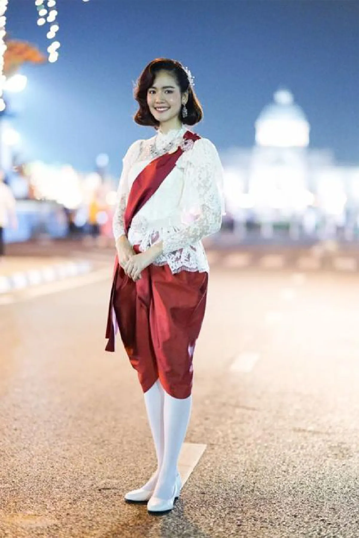 สวยหล่อสง่าในชุดไทย