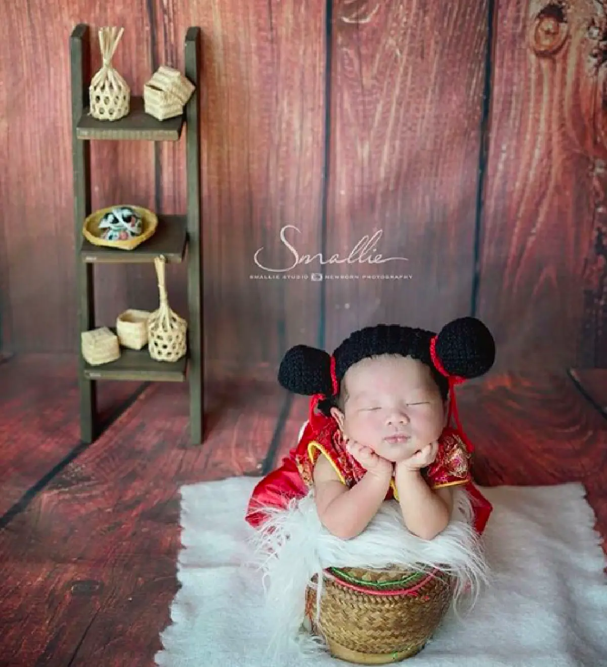สุดน่ารัก! “น้องนาฬิกา” หลาน “ตาหม่ำ" กับลุคหมวยหนุนกระติบ