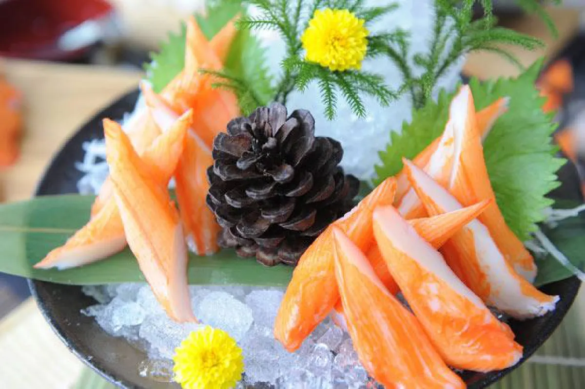 "คานิแฟมิลี่"  จากบูธชิมสู่กระแสบนโซเชียล "ทาราบะซูชิแมน  น่าอัดจัดไป" ไอเท็มฟินๆกับก้ามปูแมนๆ ชูจุดแข็ง!! ที่สุดแห่งรสชาติพรีเมี่ยม "ราชาปูอัดขนานแท้" ปูอัด คานิ ทาราบะ เรด คิงแครบ.. ราคาจับต้องได้