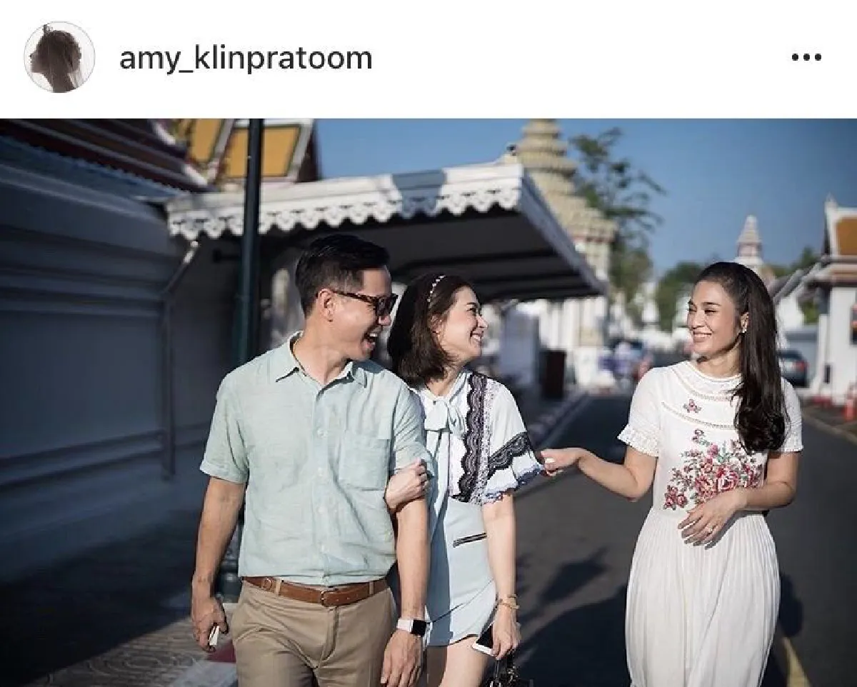 ครีม เปรมสินี ควงสามีเข้าวัดทำบุญเรียบง่าย ในวันครบรอบแต่งงาน 1 ปี