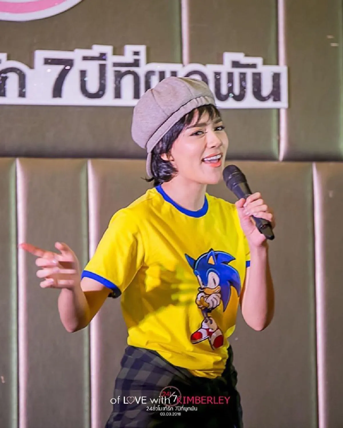 เหมือนมาก! คิมเบอร์ลี่ แปลงโฉมเป็น ทาทา ยัง ร้องเต้นเต็มที่เพื่อแฟนคลับ