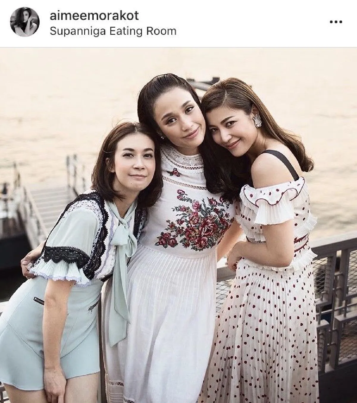 ครีม เปรมสินี ควงสามีเข้าวัดทำบุญเรียบง่าย ในวันครบรอบแต่งงาน 1 ปี