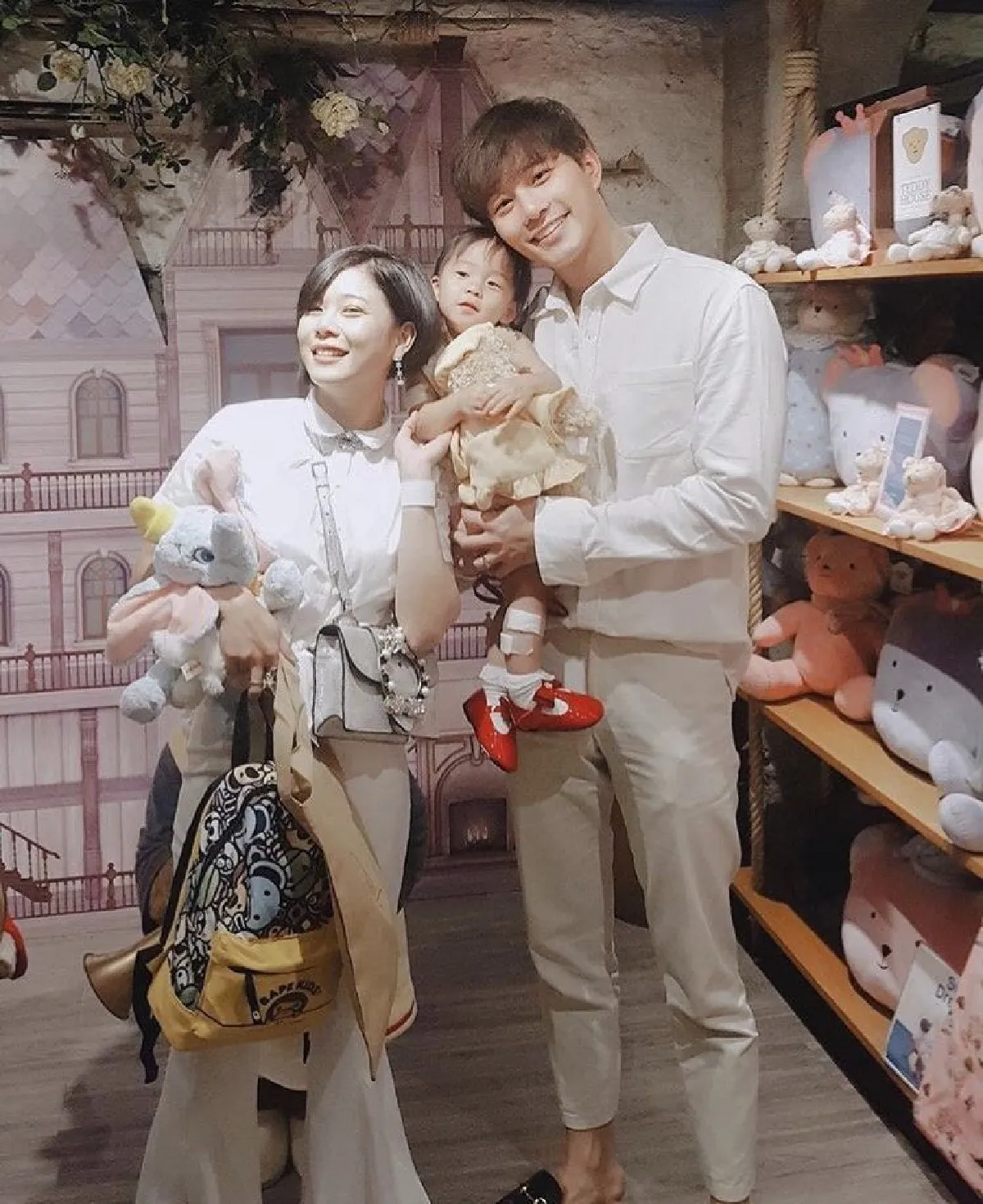 จะมาทุกๆปียันแก่! กุ๊บกิ๊บ-บี้ พา เป่าเปา ร่วมย้อนวันวานในวันครบรอบแต่ง 2 ปี