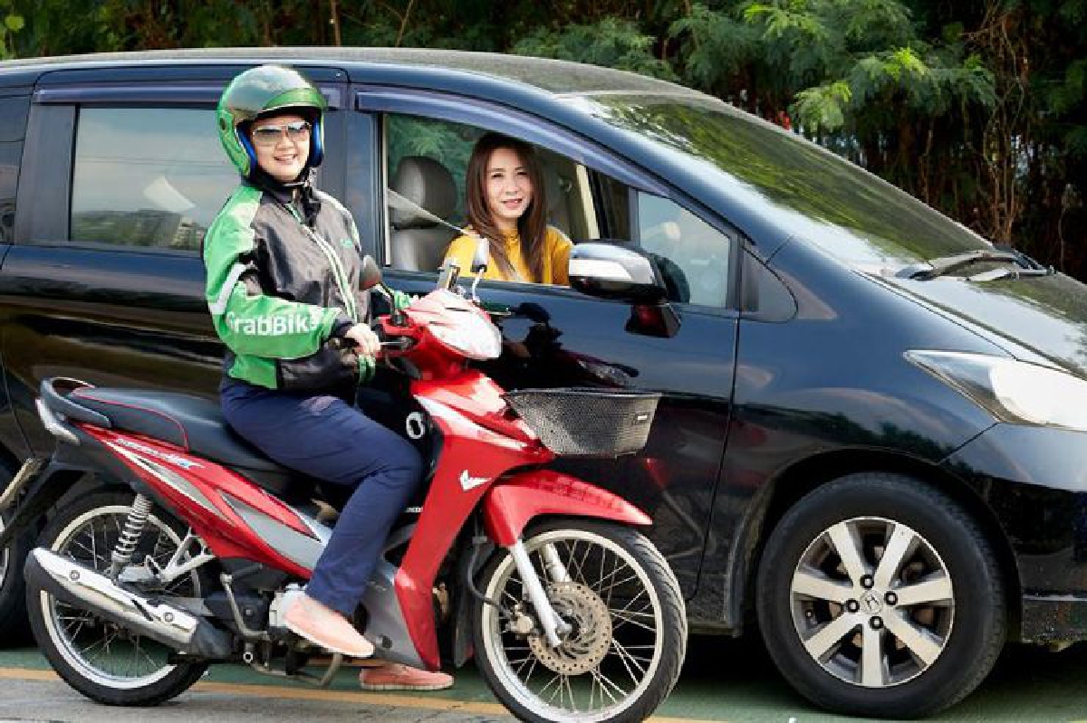 ในโลกใบนี้ ไม่มีอะไรที่ผู้หญิงทำไม่ได้ ในโลกใบนี้ ไม่มีอะไรที่ผู้หญิงทำไม่ได้