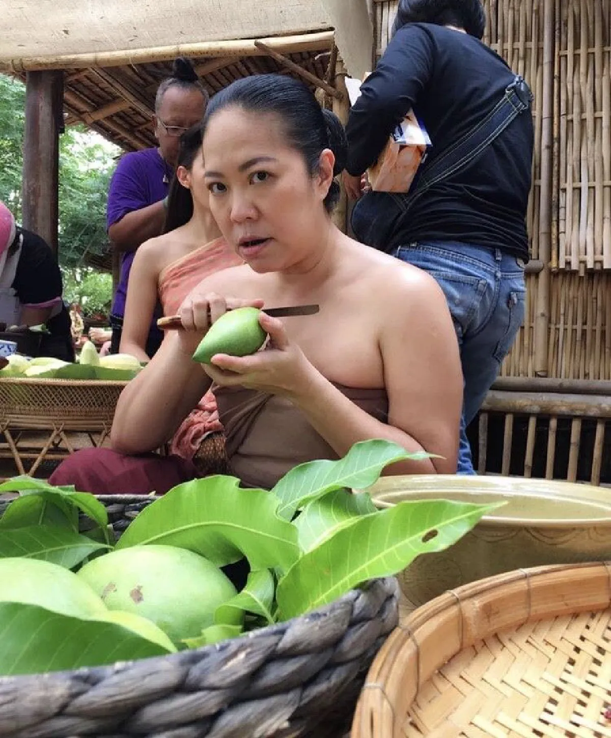 อาชีพนอกจอของ พี่ผิน-หยา จรรยา โปร์ไฟล์ไม่ธรรมดาเป็นถึง "ครูสอนการแสดง"