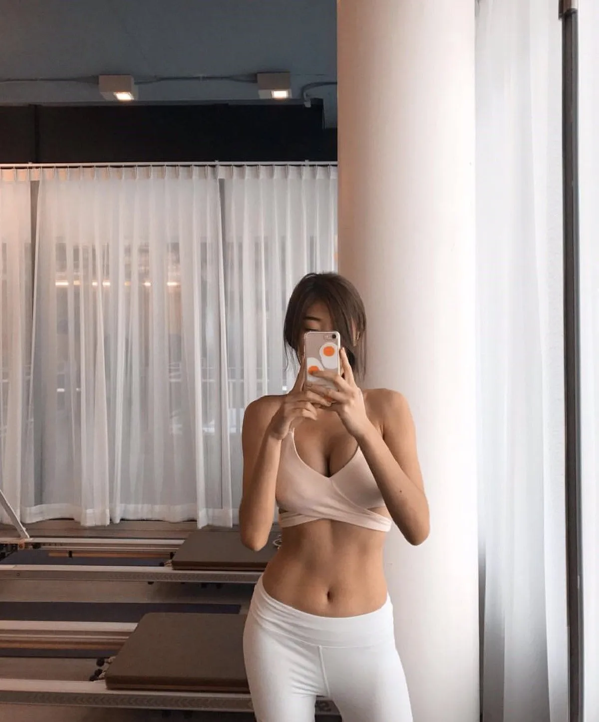 ซูมภาพ ยิปซี คีรติ สาวหมวยหุ่นดี เซ็กซี่ที่สุดในชุดออกกำลังกาย