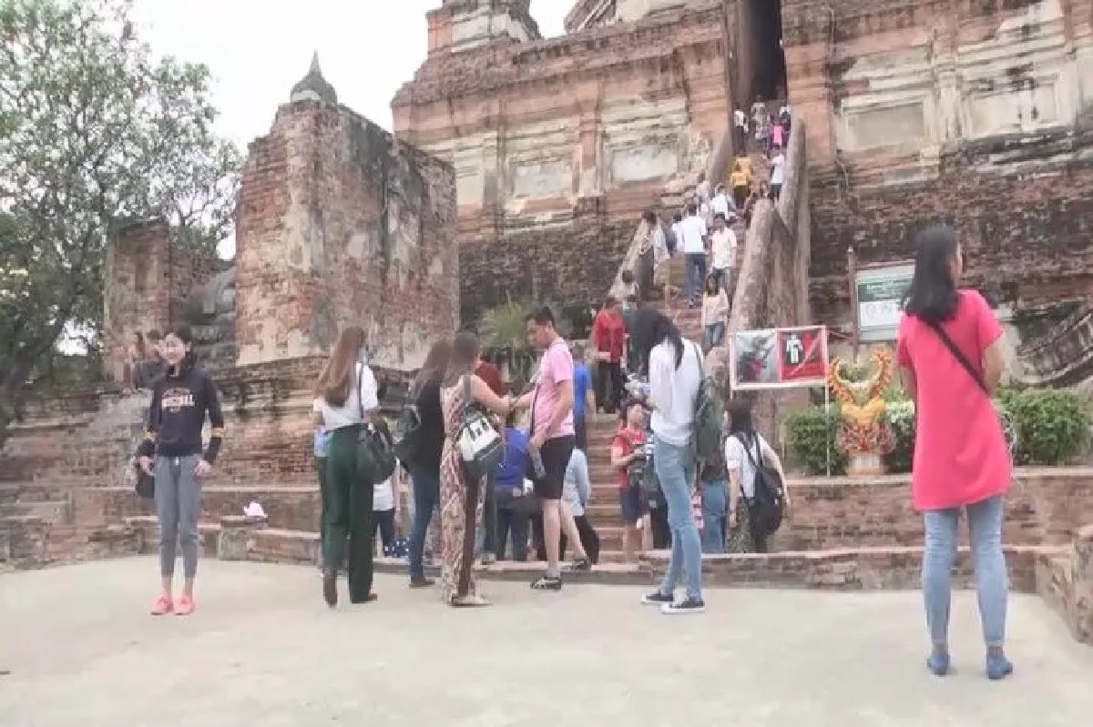 บุพเพสันนิวาสแรง!คนแต่งชุดไทยเที่ยวกรุงเก่าตามรอยละครดัง