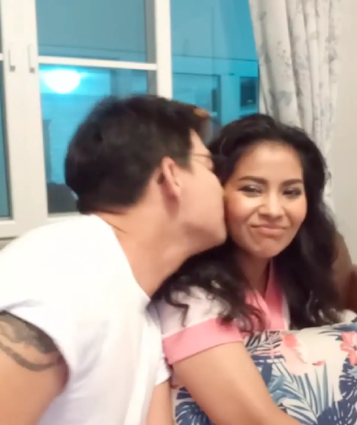 "ความสุขของชีวิตคู่มันก็มีเท่านี้” ..สุดซึ้ง “นุ้ย-ตั๊ก” จะอยู่ดูแลกันตลอดชีวิต