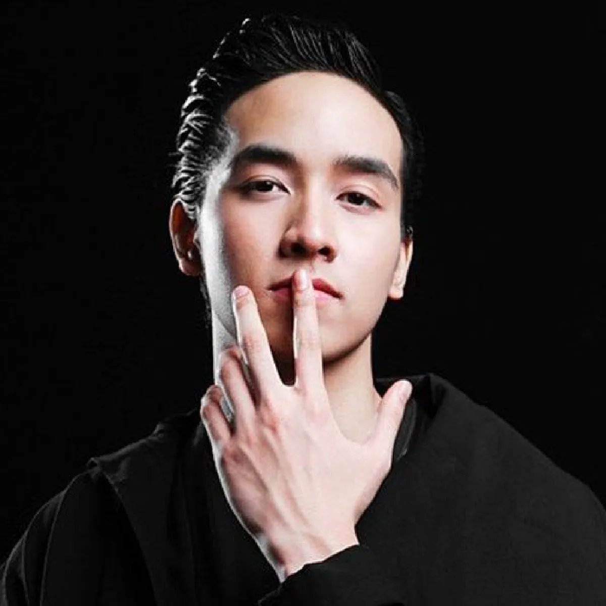 หล่อจริงพ่อไม่ต้องดัน! “พีค” ลูกชาย "ปราบ ยุทธพิชัย" หล่อไม่แพ้พระเอก