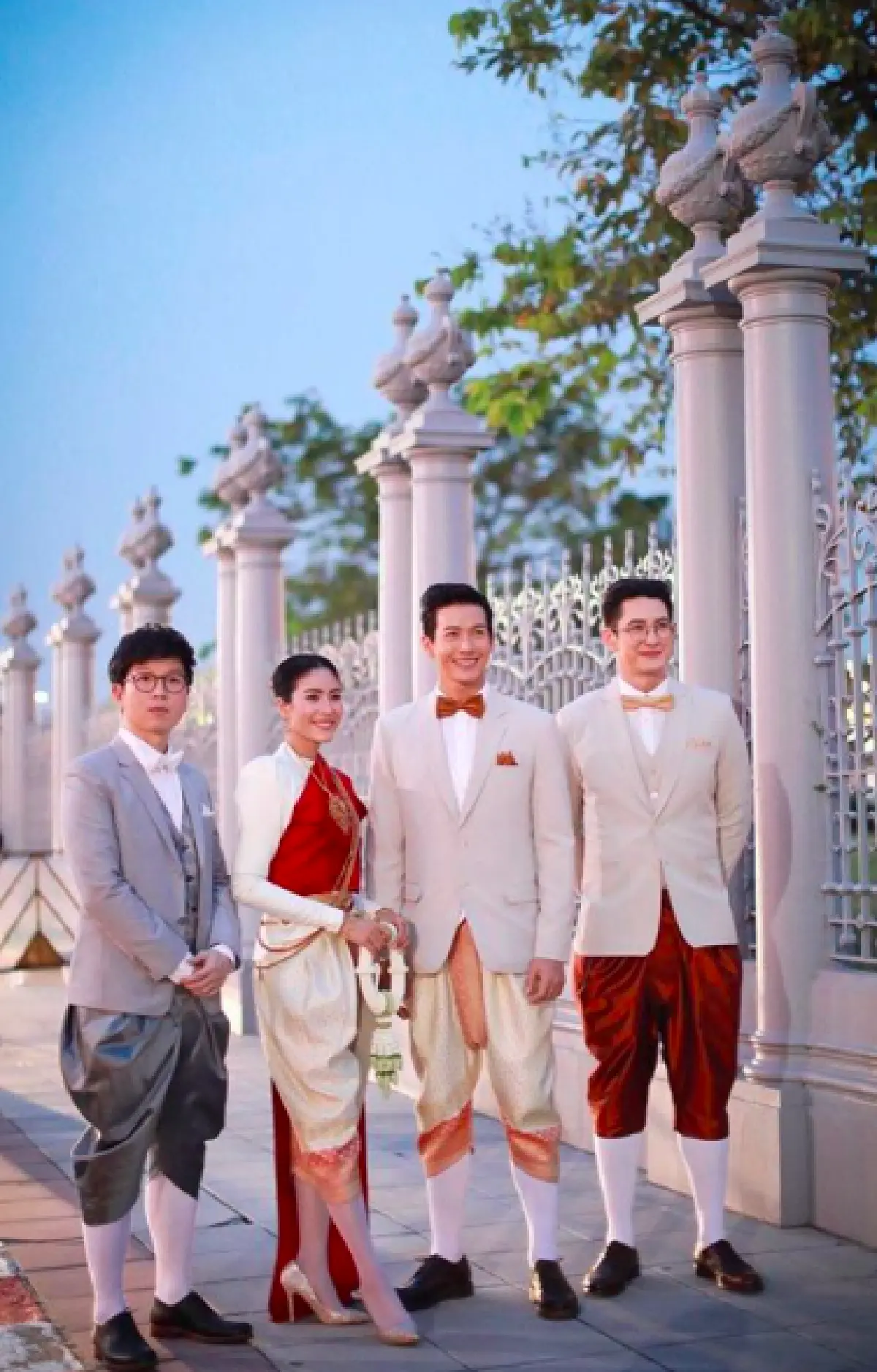 เก็บตกคนบันเทิงใส่ชุดไทย ร่วมงาน “อุ่นไอรักฯ”