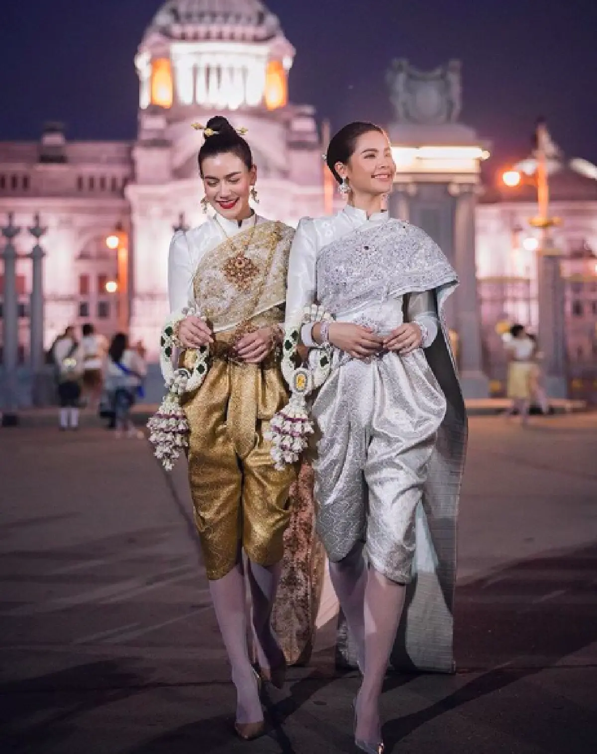 เก็บตกคนบันเทิงใส่ชุดไทย ร่วมงาน “อุ่นไอรักฯ”