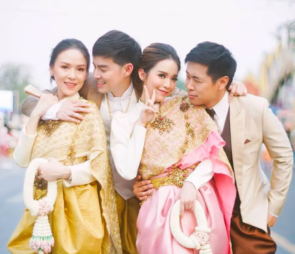 เก็บตกคนบันเทิงใส่ชุดไทย ร่วมงาน “อุ่นไอรักฯ”