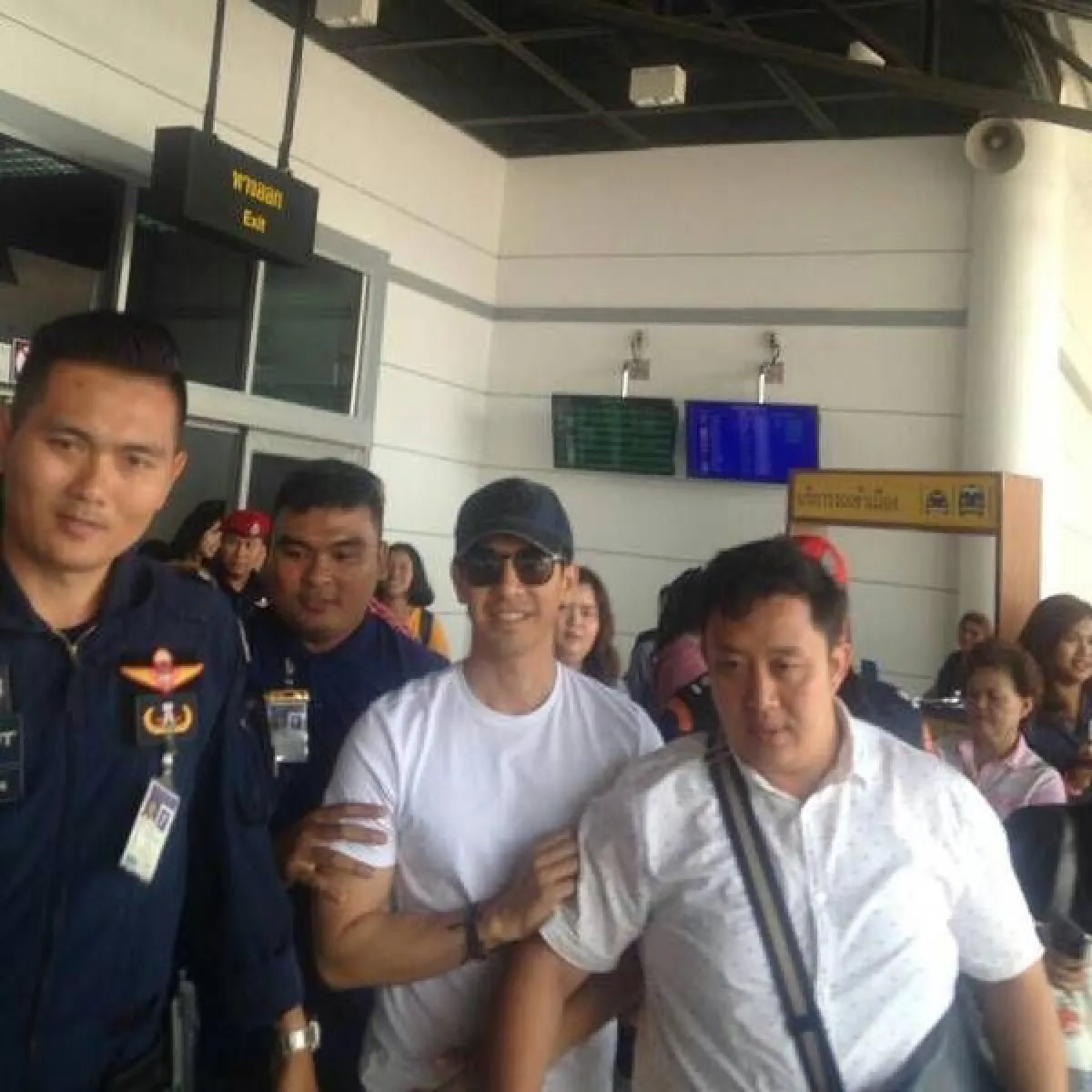 #พี่หมื่นห้างแตก ฉายาใหม่ “โป๊ป ธนวรรธน์” ดังไม่หยุด ฉุดไม่อยู่แล้ว