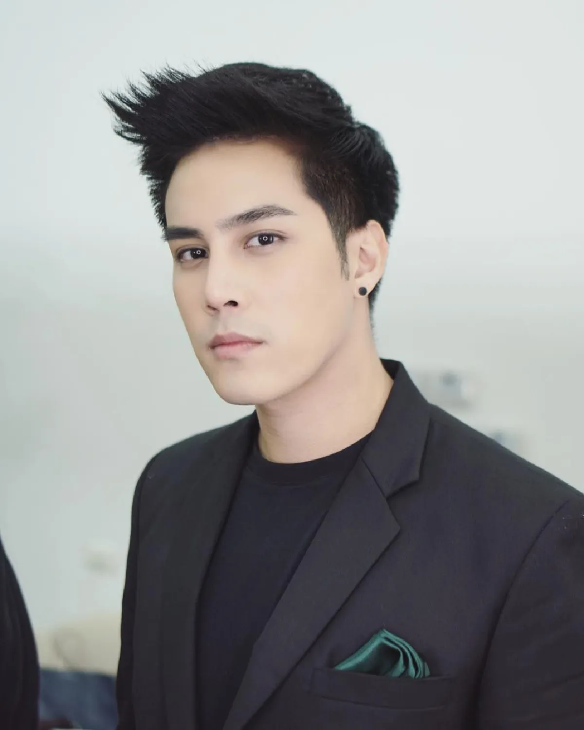 เปิดวาร์ป เอิร์ธ วิศววิท ผู้รับบท หลวงศรียศ หล่อเข้มงานดีมีซิกแพคเจ้าค่ะ