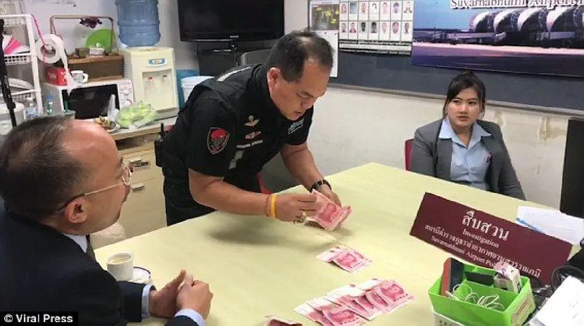 สื่ออังกฤษแฉ จนท.สนามบินไทยฉกเงินนักท่องเที่ยว